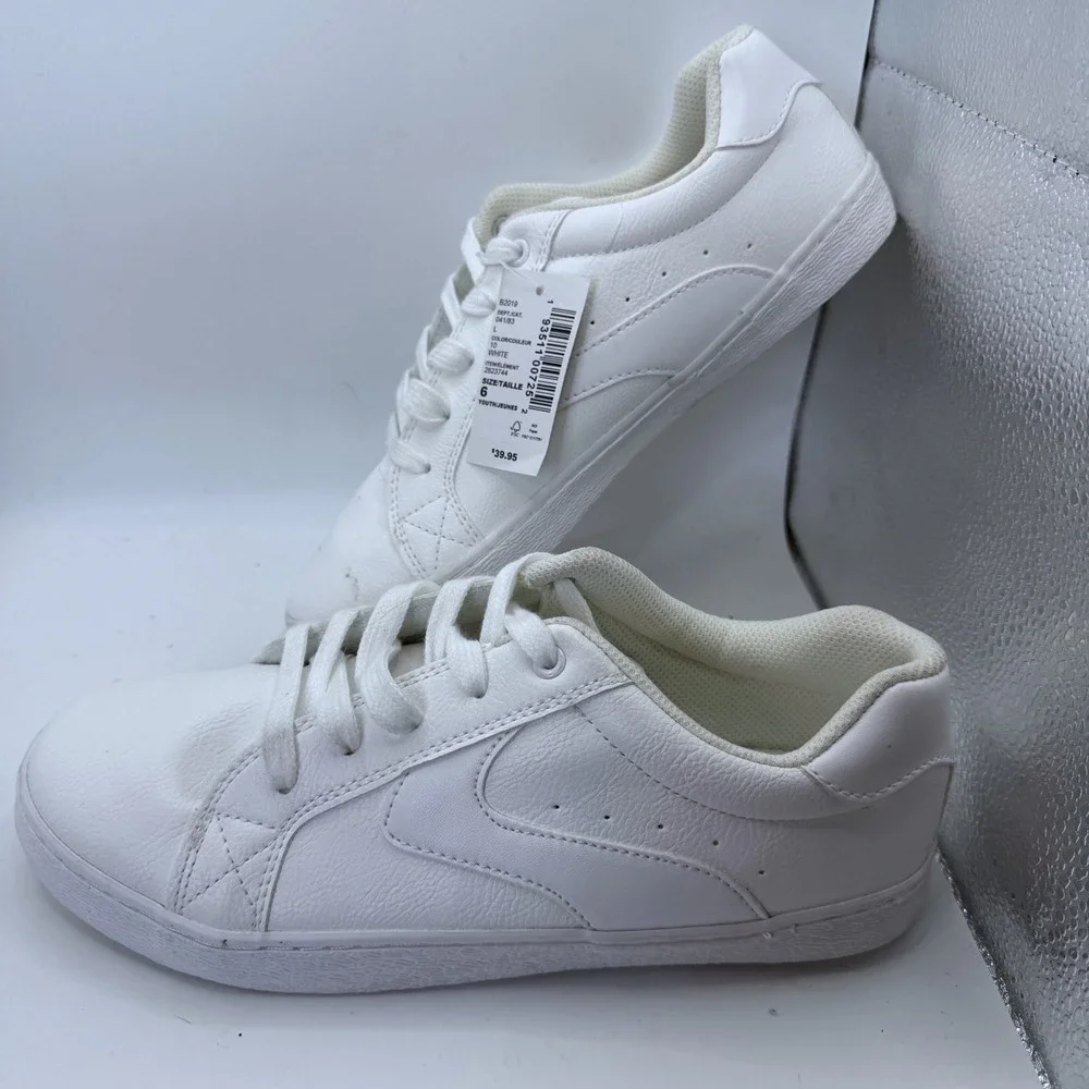 The Children's Place Sneakers White Casual Everyday Shoes Size 6
